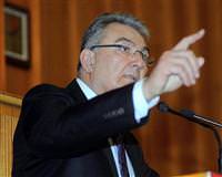 Baykal'dan K�l��daro�lu'na tepki