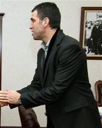 Hakan, �zt�rk'le mi geliyor?