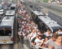 Bu kez metrob�s takip etti
