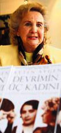 Devrimin �� kad�n� ayn� kitapta
