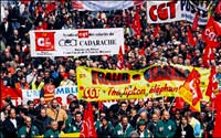 Fransa'da binlerce i��i bir g�nl�k greve gitti