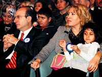Ba�savc� Cihaner'in e�ine su� duyurusu