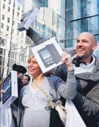 300 bin sipari� kesmedi iPad ��lg�nl��� soka�a ta�t�