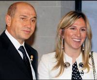 K�z�m Ebru, iyi bir m�teahhit oldu, 10 y�lda 100 ihaleye girdi