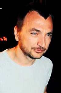 Ezel'in y�netmeni 36 ya��na bast�