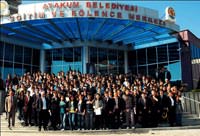 Ko� Holding'den k���k bileklere alt�n bilezik