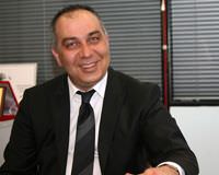 �zer Ay�k yeniden ba�kan