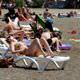 Turistler sahilleri doldurdu