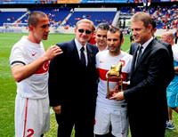Emre A��k ve Okan'a j�bile