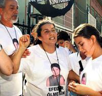 300 ki�i 'Ba�ka Efeler �lmesin' diye y�r�d�