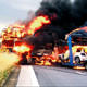 �thal l�ks otomobiller ve TIR alev alev yand�