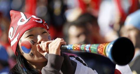 Zurna vs Vuvuzela http://i.sabah.com.tr/sbh/2010/06/18/475x250/489142380276.jpg