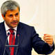 Bakan Norve�li titan�n pe�inde
