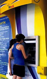 PTTmatik'in i�lem say�s� ATM'leri 3'e katlad�