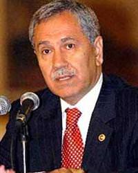 "Bu zihniyeti k�n�yorum"