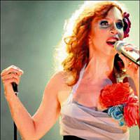 5 bin ki�i Sertab Erener �ark�lar�yla co�tu