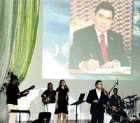 Ba�kan'�n onuruna konser