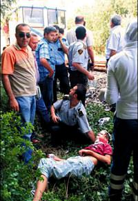 Kar�� y�nden gelen trene att��� tekme hastanelik etti