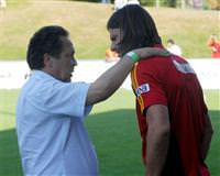Aslan'da 2 futbolcu yolcu