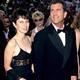 Mel Gibson, eski e�ine d�n�yor