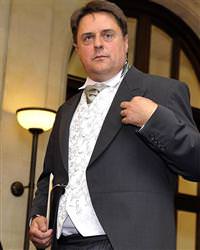 Irk�� lider Saray'a al�nmad�