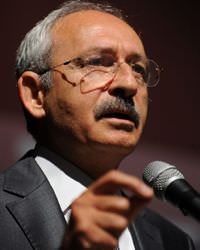 "Lozan'da at�lan imza Sevr'i ��p tenekesine att�"