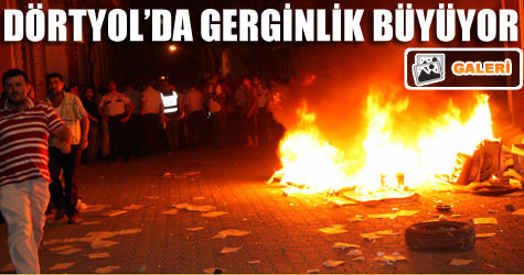D�rtyolda polise sald�r�: 4 �ehit