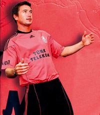 Ne pembe ne somon yeni forma mercan!