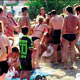 Halk plaj�nda top kavgas�
