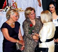 Komutan e�lerinin resepsiyon zarafeti...