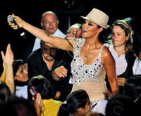 Popsav konserinde 's�ra krizi' ya�and�