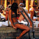 Berdana tek bir bikini de yetiyor