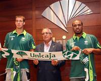 Malaga'dan iki �nemli imza