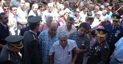 �ehit cenazesinde gerginlik