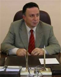 Yalova Valisi merkeze al�nd�
