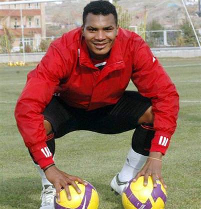 Makukula yeniden S�per Ligde
