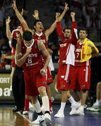"Milli Tak�m T�rklerden tokat yedi"