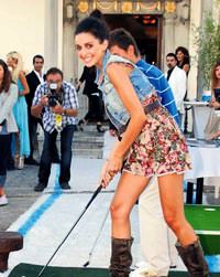 K�z Kulesi'nde golf oynad�