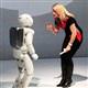 �ocuk robot ASIMO sosyalle�iyor