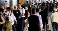 A�ustos'ta 12 milyon ki�i u�tu, % 43'� Antalya'ya gitti