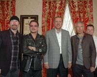 hayran U2 konser Atat�rk Olimpiyat Stad�