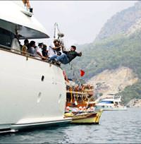 �zcan Deniz S�permen oldu