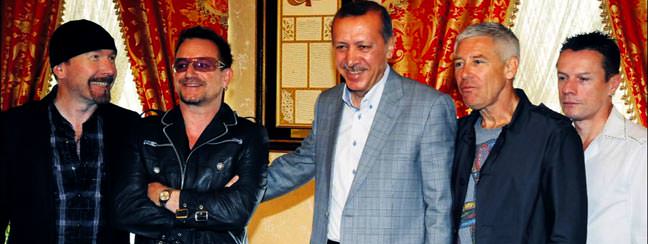 U2'dan Ba�bakan'a hediye: K�rm�z� iPod
