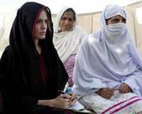 Angelina Jolie Pakistan'da <font color=red><blink>V�DEO</blink></font>