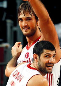 NBA taraftarlar� neden T�rkler gibi de�iller!