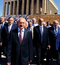 'Politikada bazen sertlikler olabilir'