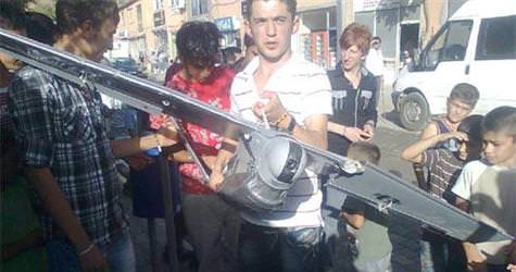 Hakkaride �ocuklar heron buldu