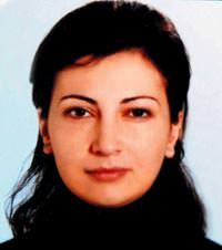 Otomobille �arpt��� eski e�ini b��akla �ld�rd�