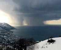 Rize'de �nce hortum, sonra dolu ve kar