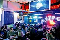 Bar taburesinde s�nav var